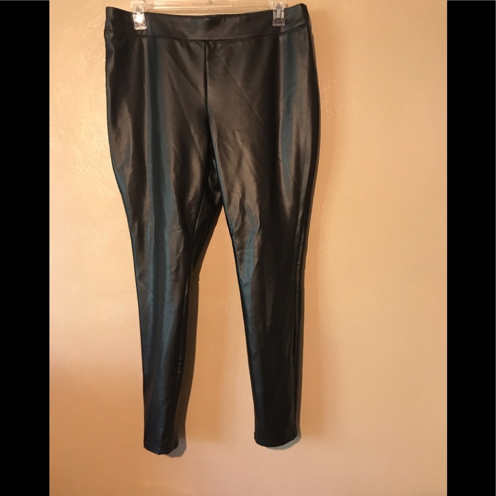 Cato 18/20W black faux leather legging/pants